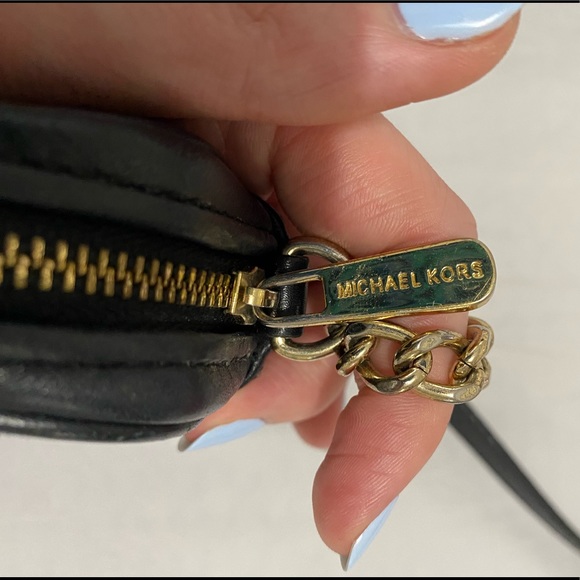 MICHAEL Michael Kors Black Crossbody Purse With Gold Details - Picture 6 of 10
